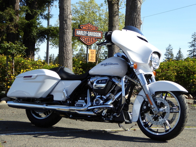 2017 Harley-Davidson FLHXS - Street Glide Special