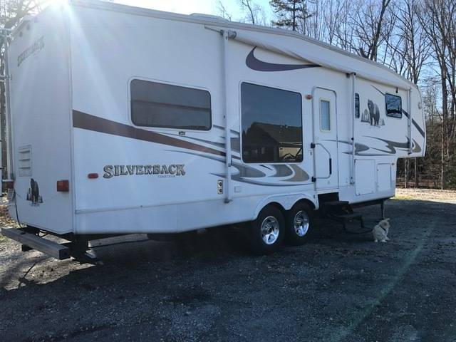 2008 Forest River CEDAR CREEK SILVERBACK 29LRLBS