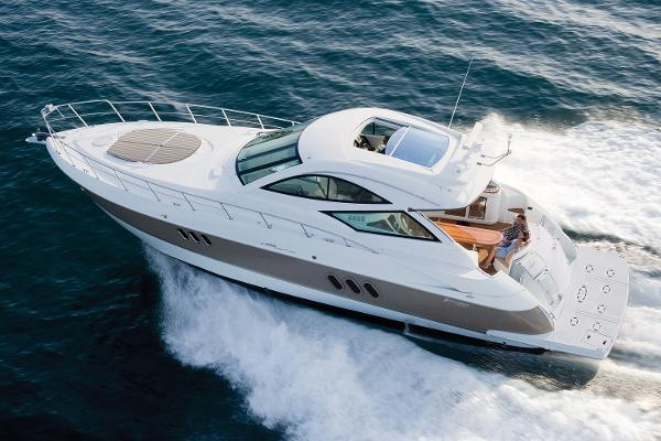 2017 Cruisers Yachts 540 Sports Coupe