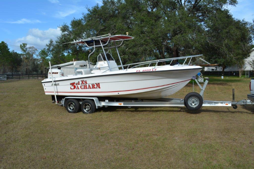 2010 Angler Boats 220CC