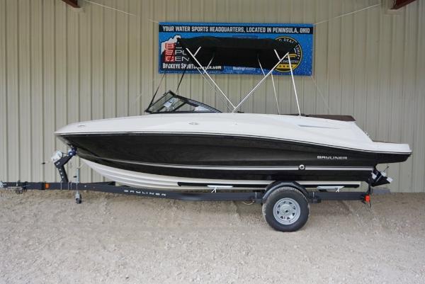 2017 Bayliner VR5 Bowrider