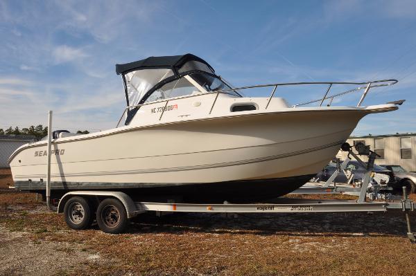 2004 Sea Pro 220 Walk Around