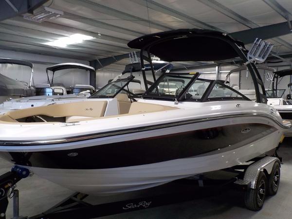 2017 Sea Ray 19 SPX