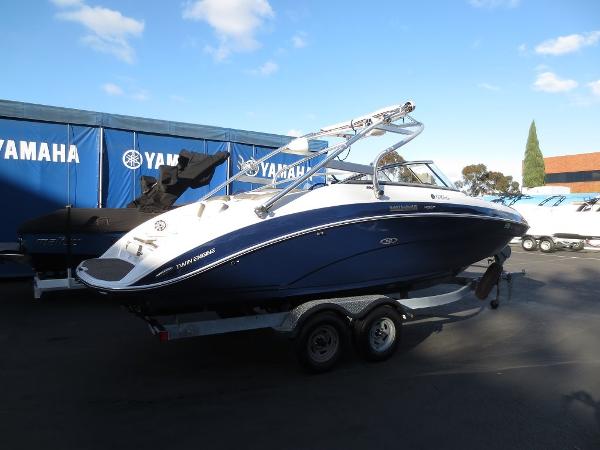 2014 Yamaha 242ls Blow out pricing