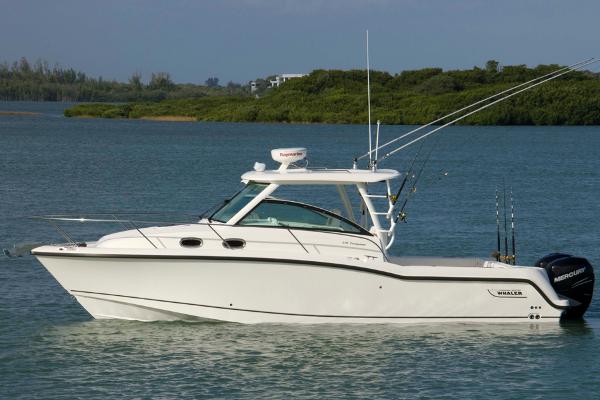 2014 Boston Whaler 315 Conquest