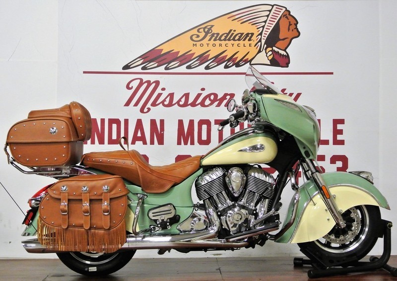 2017 Indian Roadmaster Classic Willow Green over Ivo