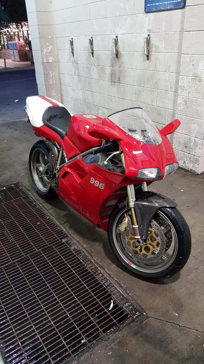 2000 Ducati SUPERBIKE 996