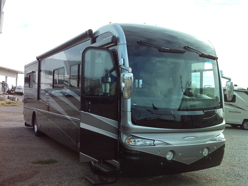 2005 Fleetwood Revolution 40C