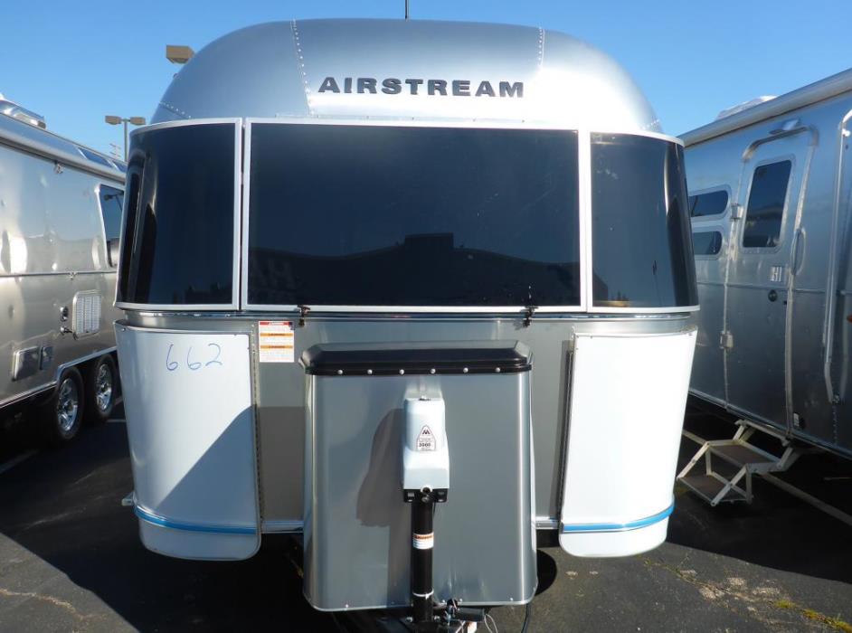 2017 Airstream Flying Cloud 19CNB