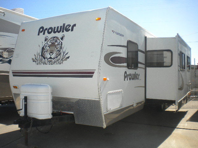 2005 Fleetwood PROWLER 320DBHS