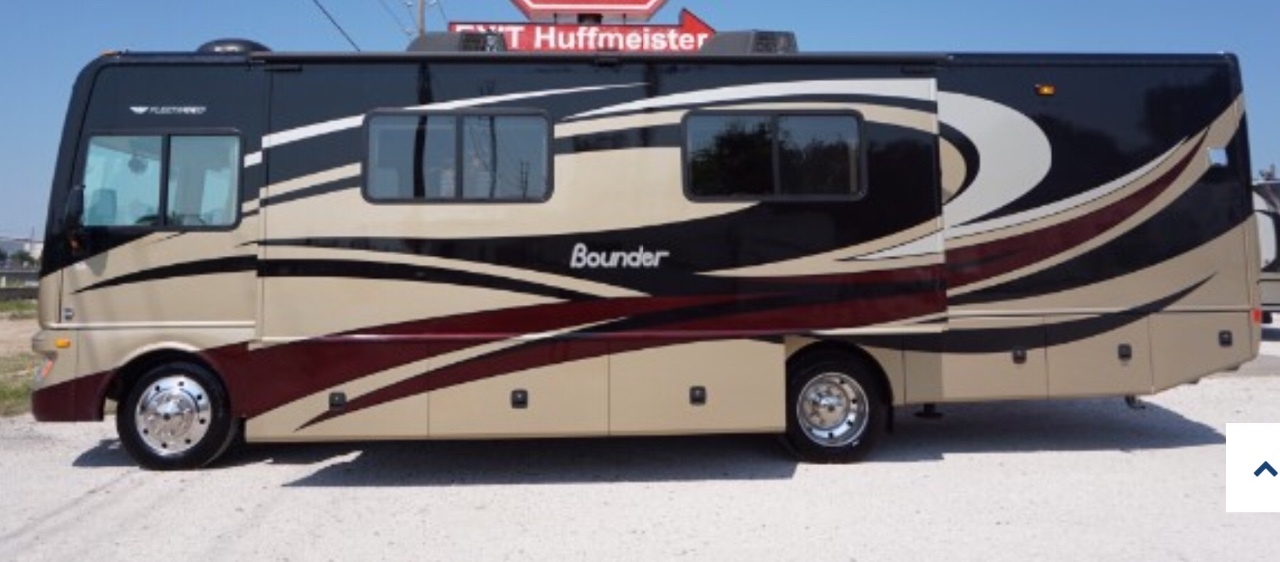 2012 Fleetwood BOUNDER 33C