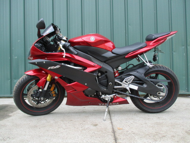 2007 Yamaha R6 RED RAVEN WITH EXTRAS VERY CLEAN