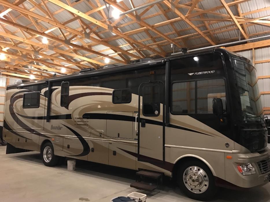 2014 Fleetwood BOUNDER 35K