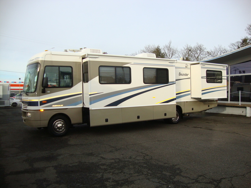 2004 Bounder Fleetwood 34