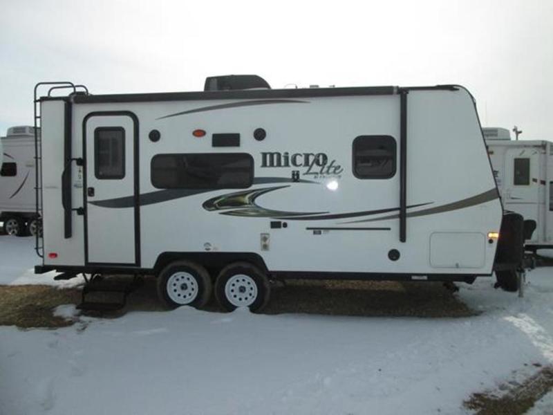 2015 Forest River Flagstaff Micro Lite 21FBRS