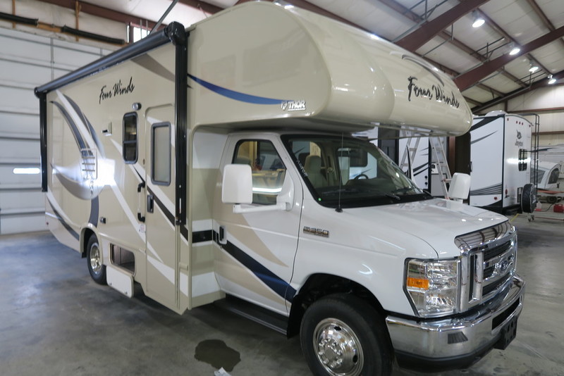 2017 Thor Motor Coach Four Winds 22B Ford
