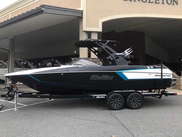 2017 Malibu Boats LLC Wakesetter 24 MXZ