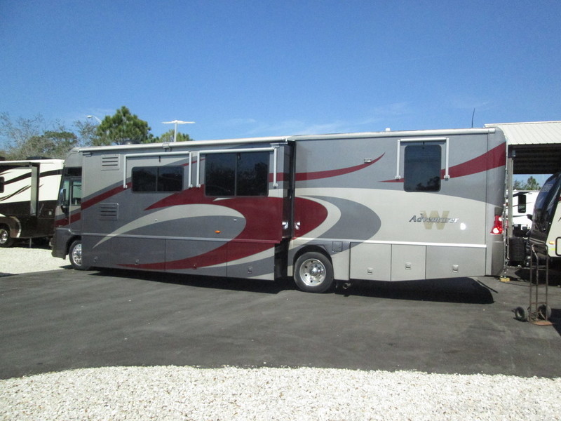 2008 Winnebago Adventurer 38T