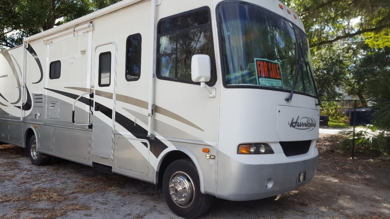 2005 Thor Motor Coach HURRICANE 34N