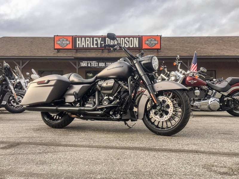 2017 Harley-Davidson FLHRXS - Road King Special