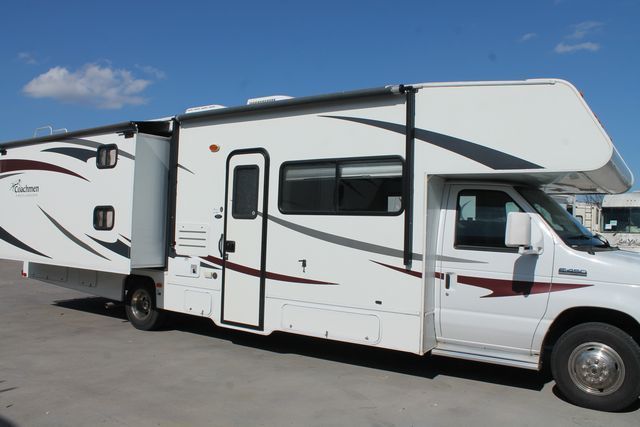 2011 Coachmen Freelander 32BH