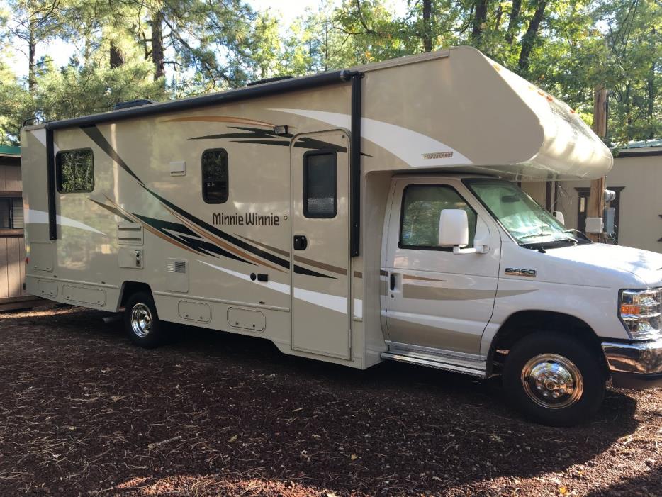 2015 Winnebago MINNIE WINNIE 27Q