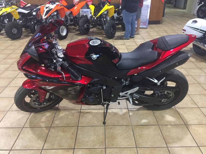 2011 Yamaha YZF-R1 Candy Red/Raven