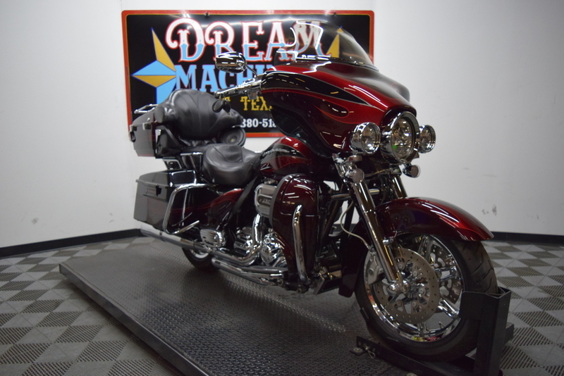 2013 Harley-Davidson FLHTCUSE8 - Screamin' Eagle Ultra Classic CVO