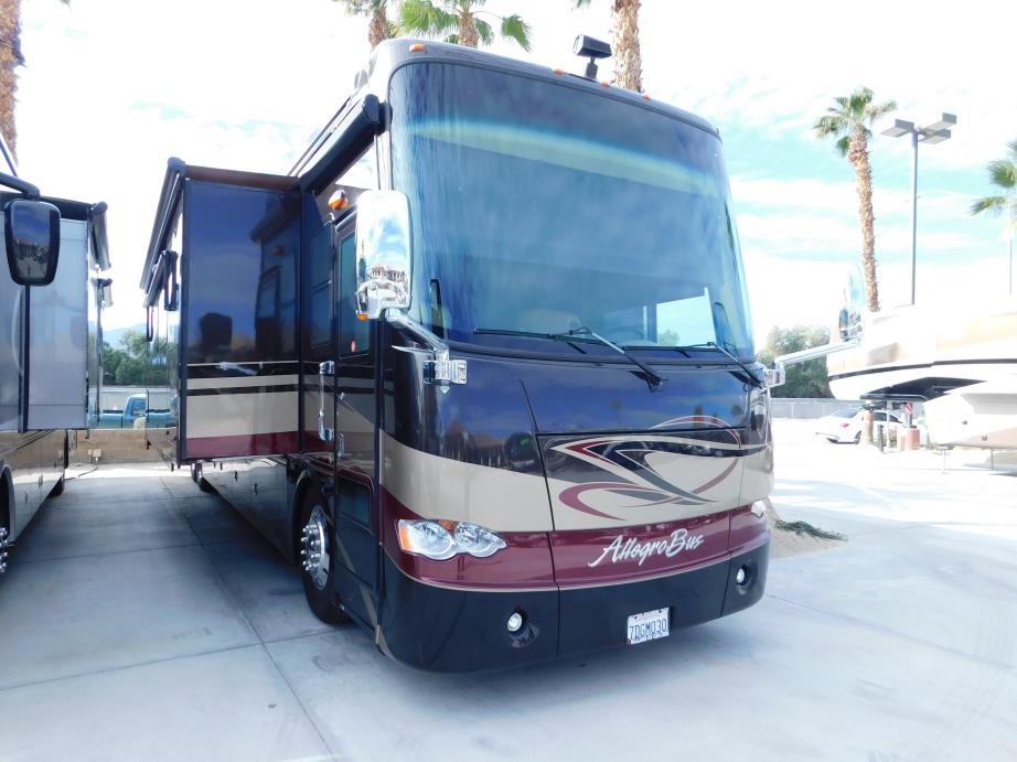 2013 Tiffin Motorhomes ALLEGRO BUS