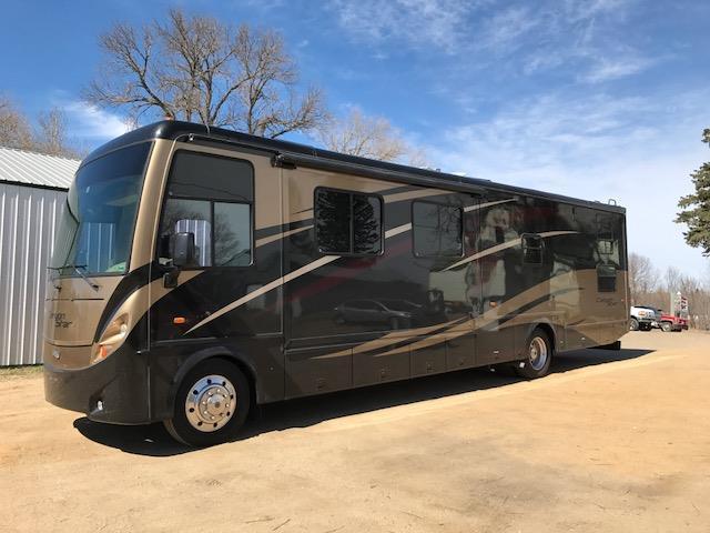 2010 Newmar Canyon Star 3920 TOY HAULER