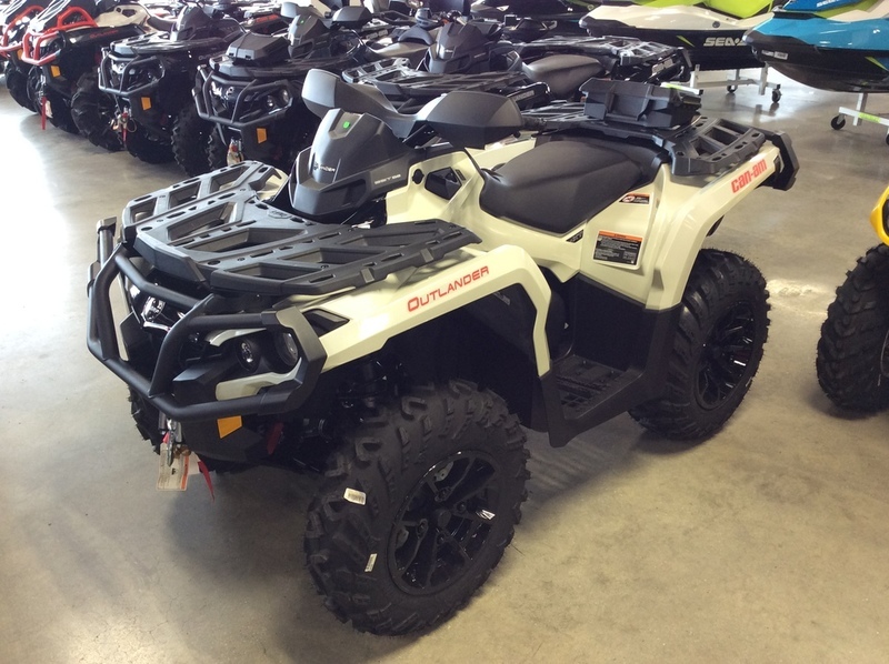 2017 Can-Am Outlander XT 650 Pearl White and Black