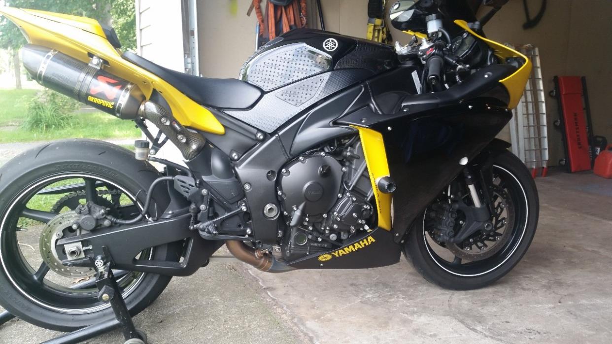 2010 Yamaha YZF R1