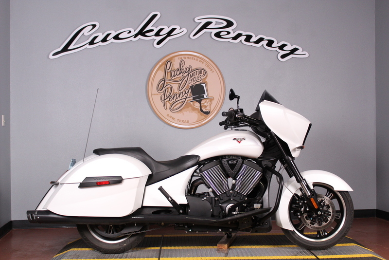 2017 Victory Cross Country Suede Pearl White