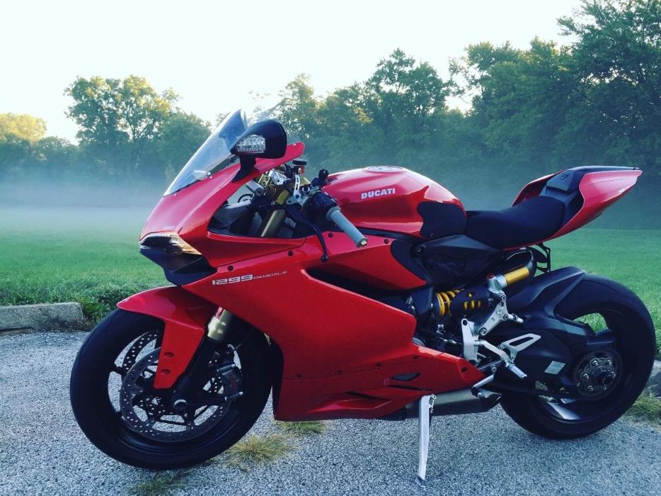 2015 Ducati SUPERBIKE 1299 PANIGALE