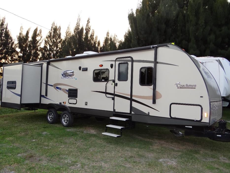 2015 Coachmen FREEDOM EXPRESS 310BHDS