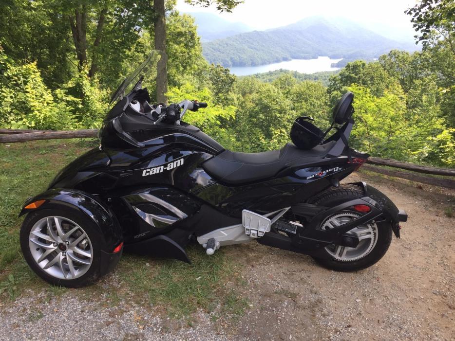 2014 Can-Am SPYDER ST SM5