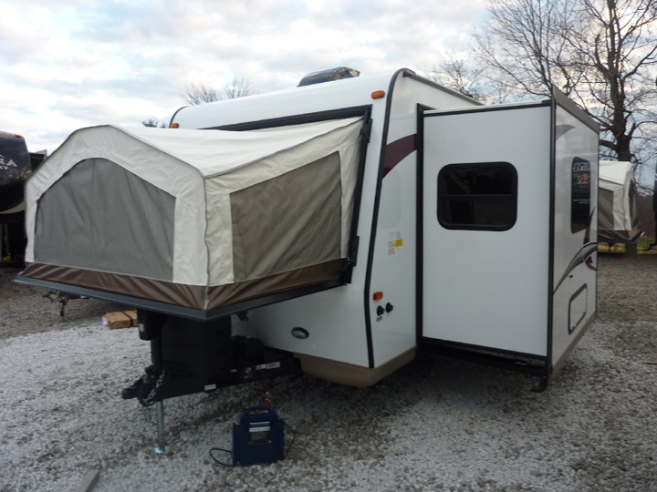 2017 Forest River ROCKWOOD ROO 233S