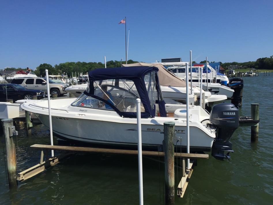 2008 Sea Hunt 220 Escape