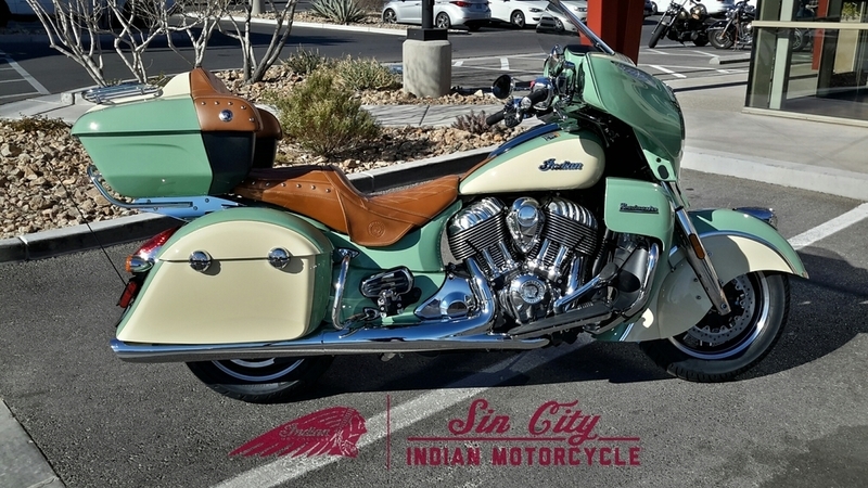 2017 Indian Roadmaster Classic Willow Green over Ivory Cream