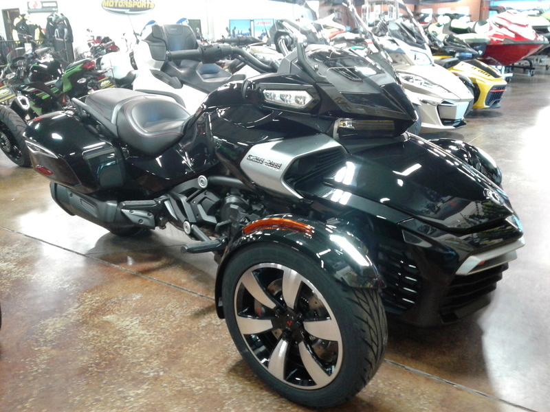 2016 Can-Am Spyder F3-T 6-Speed Semi-Automatic (SE6) Radio