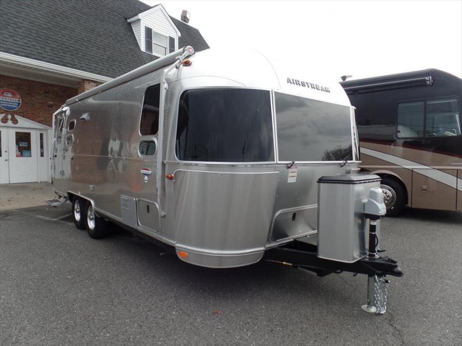 2017 Airstream International Serenity 25FB Twin