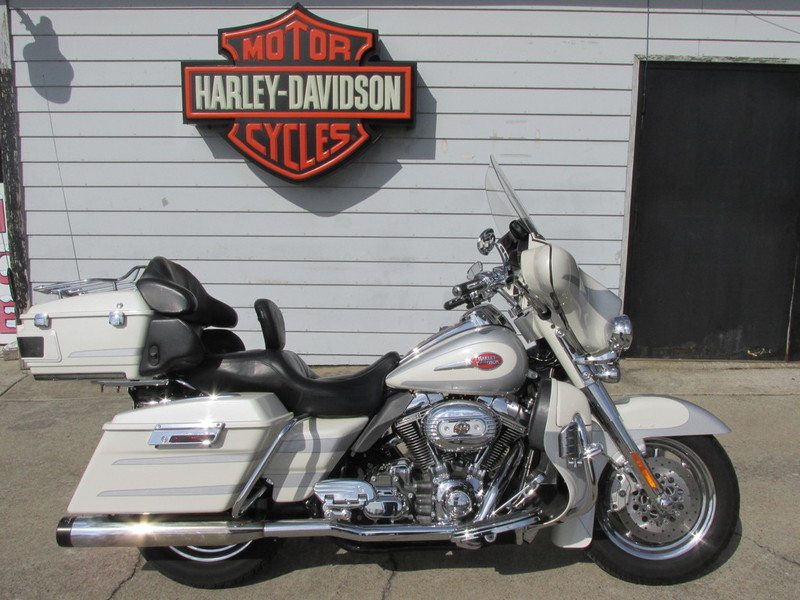 2008 Harley-Davidson FLHTCUSE3 - Ultra Classic Screamin' Eagle Electra Glide