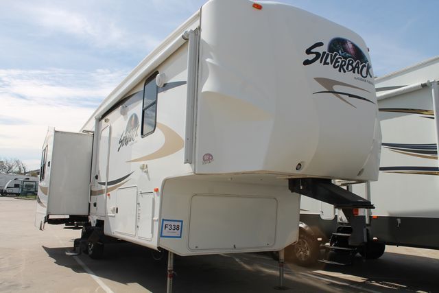 2011 Forest River Silverback 29RL