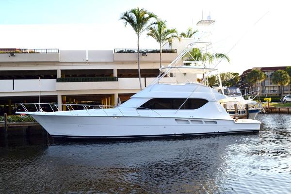2001 Hatteras 65 Convertible with 3412 Cats