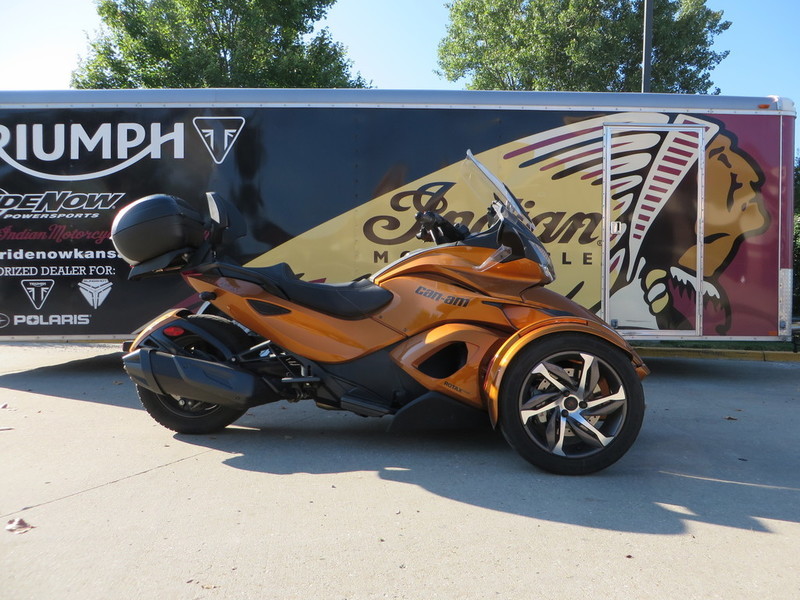 2014 Can-Am Spyder ST SM5