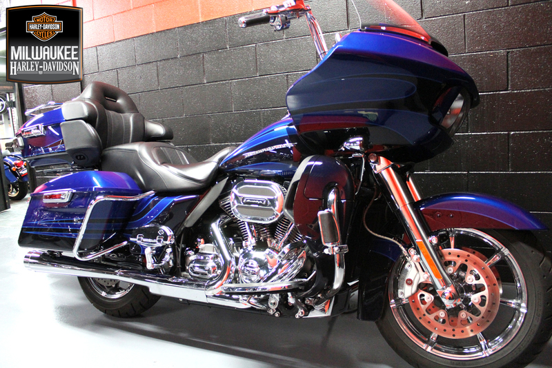 2015 Harley-Davidson FLTRUSE - CVO Road Glide Ultra