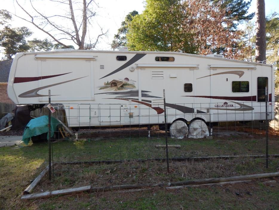 2007 Forest River CEDAR CREEK FIFTH WHEEL 37CKQS