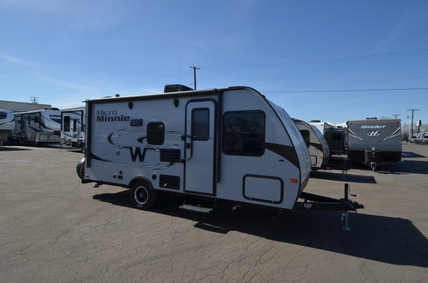 2017 Winebago Micro Minnie 1700BH