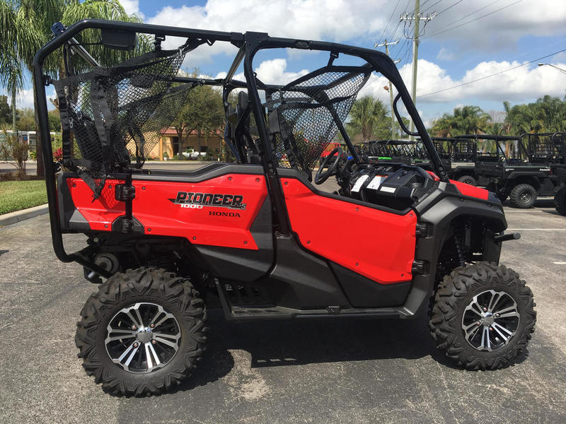 2016 Honda Pioneer 1000-5 Deluxe