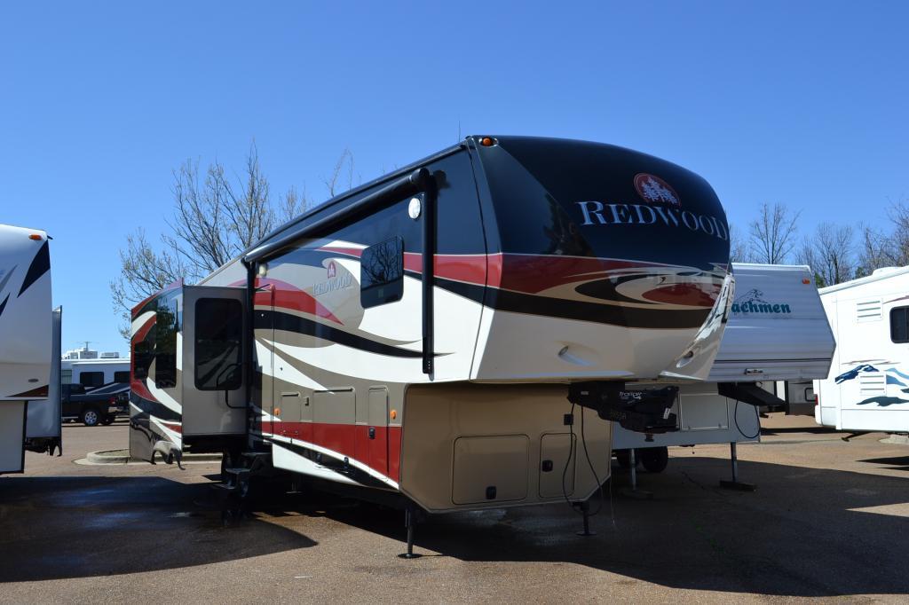 2011 Thor Industries REDWOOD 38RL